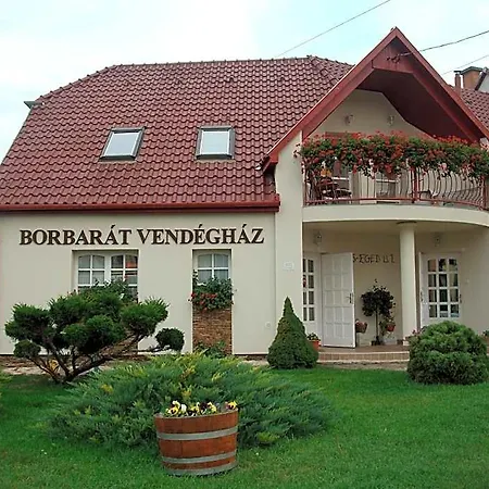 Borbarat Vendeghaz 4* אגר