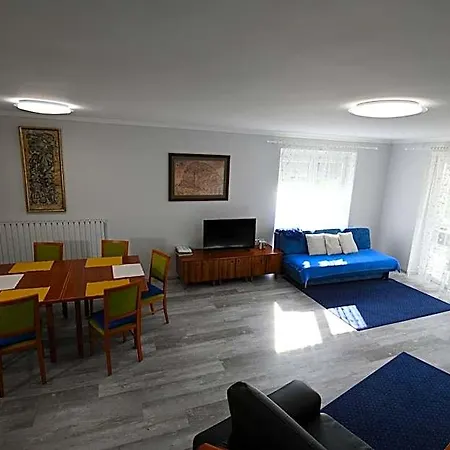 Borbarat Vendeghaz אגר